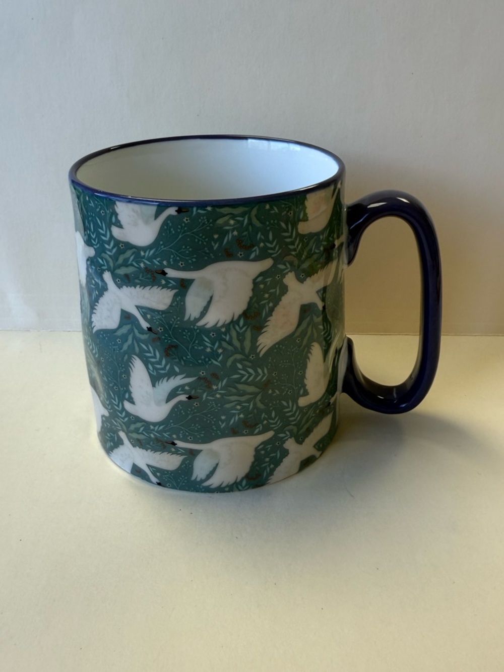 NWOT 10 Strawberry Street 16 Oz Ceramic Green Swan Floral Pattern Coffee Cup Mug